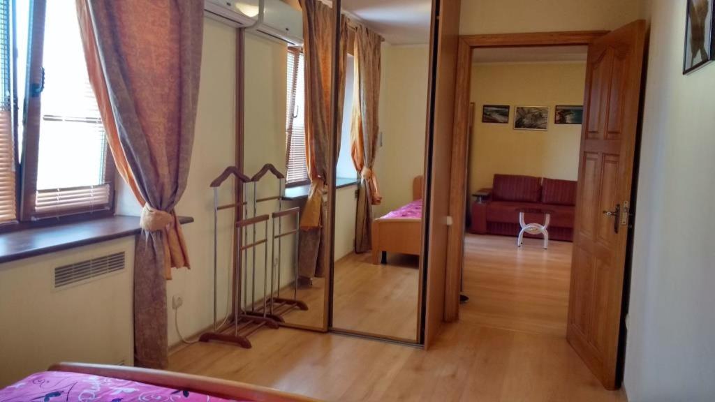 Бастионная 1/36 Apartment Kiev Ngoại thất bức ảnh
